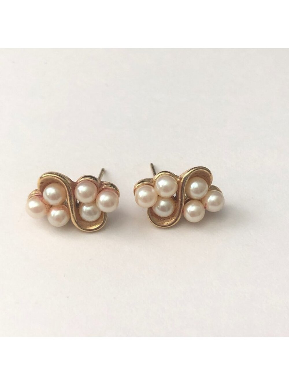 Vintage Signed Richelieu Faux Pearl Cluster Gold Tone Stud Earrings .75" Length